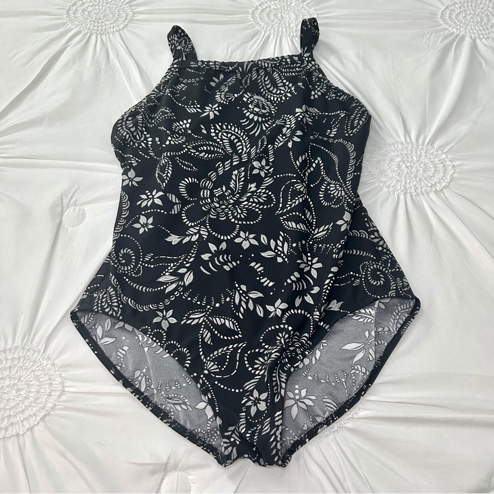 Miraclesuit Floral Black & White One Piece w/ Shelf Bra Size 14